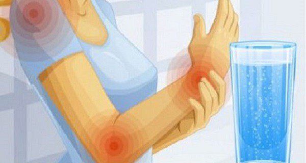 10 figyelmeztető jel, hogy túl kevés vizet iszol!