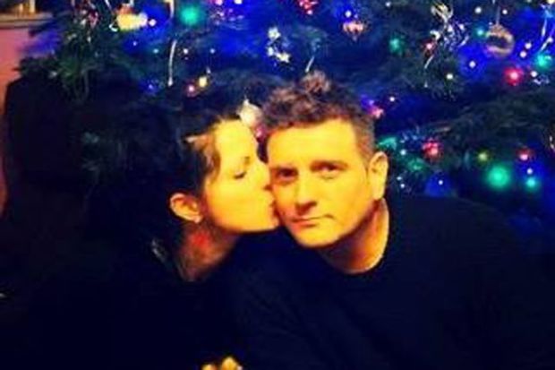 44 évesen szexel először a hatalmas műpénisszel élő férfi