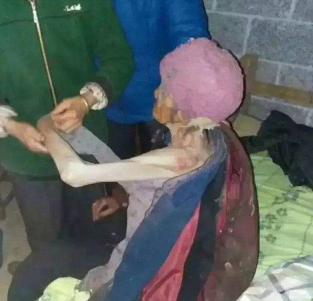 A 92 éves nagymama kénytelen volt évekig egy mocskos ketrecben élni, mert fia erre kényszerítette… - VIDEÓ 1