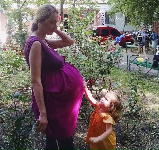 Amikor bevitték a szülészetre, az orvosok féltek hozzáérni… soha nem találkoztak még ilyen esettel! 3