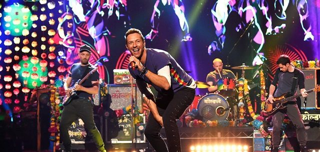 A rajongók segítségével készült el a Coldplay vadonatúj klipje. Nézd meg az Amazing Day-t!