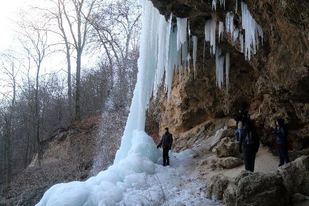 Csoda a rekord hidegben befagyott a magyar vízesés! Elképesztő fotók 1