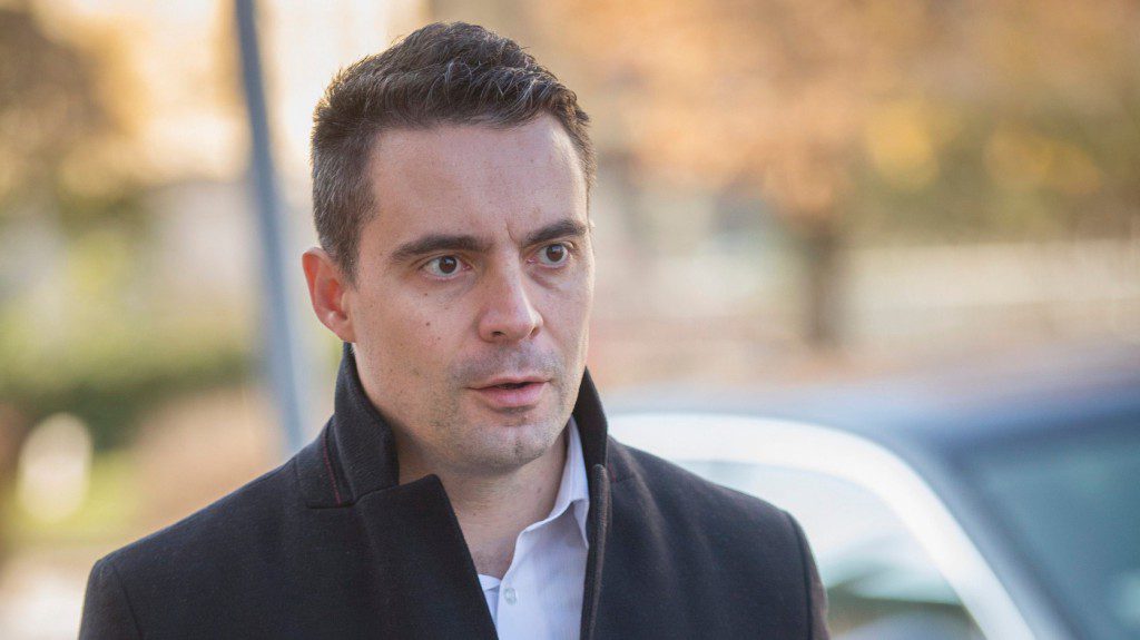 Petíciót kapott Vona a jobbikosoktól