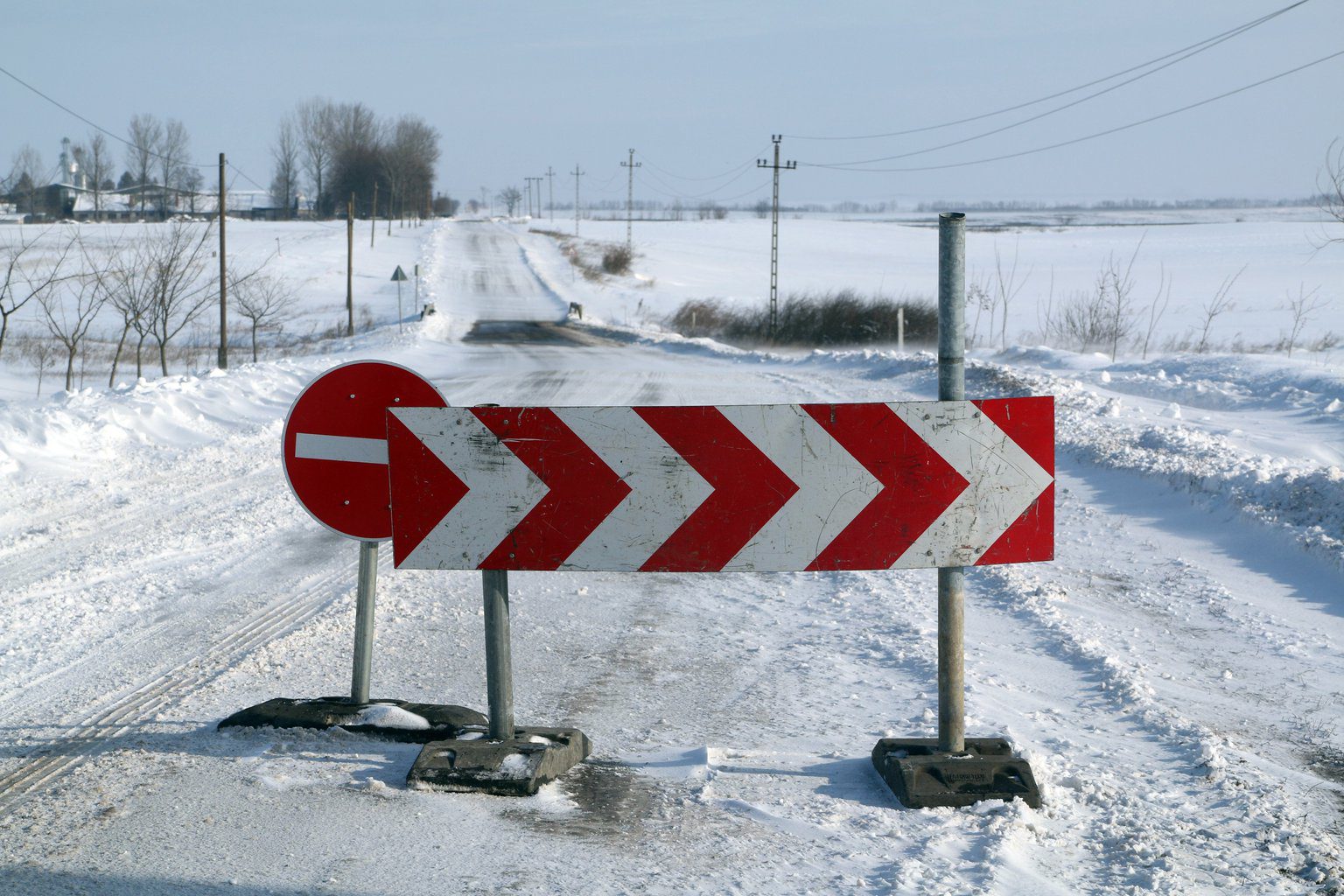 Riasztást adtak ki hat megyére a hideg és a hófúvás miatt