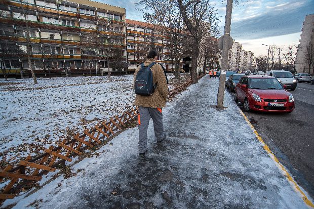 Életveszély Jégpáncél Budapest több pontján, nincs, aki takarítsa 1