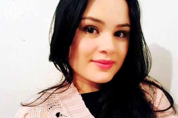 Megrázó fotó: Halálra késelte férje a piacon vásárolgató kismamát