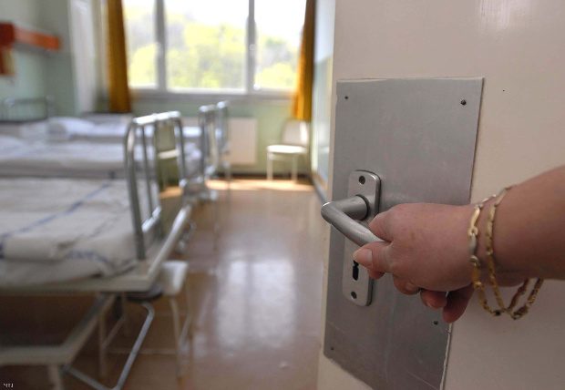 Tombol az influenzajárvány! Több kórházban már látogatni sem lehet
