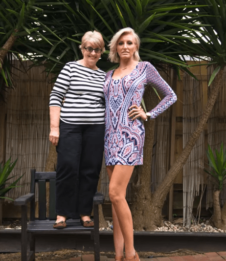 Ennek a szexi anyukának lehet a leghosszabb lába a világon