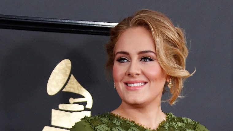 Tarolt Adele a Grammy-díjátadón