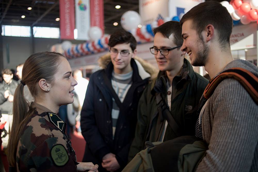 Modern fiatalság, sorakozó! – Magyar kadétok a 21. században