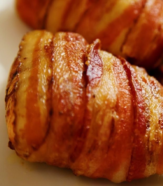 Brutálisan finom a legújabb gyors vacsora: Szalonnabundás hús batyu - VIDEÓ