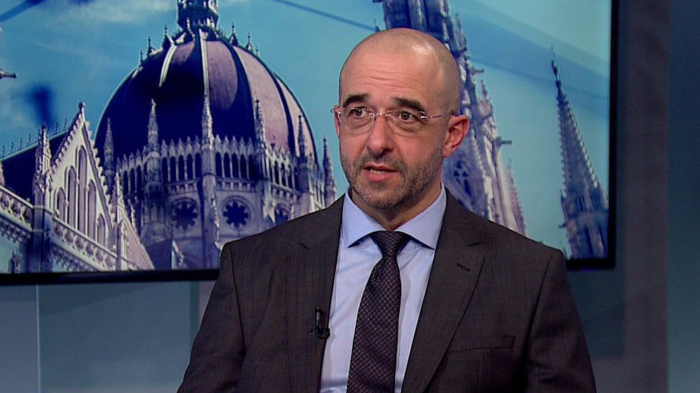 "Ha az EU keményen bánik polgáraival, akkor a bevándorlókkal sem tehet mást"