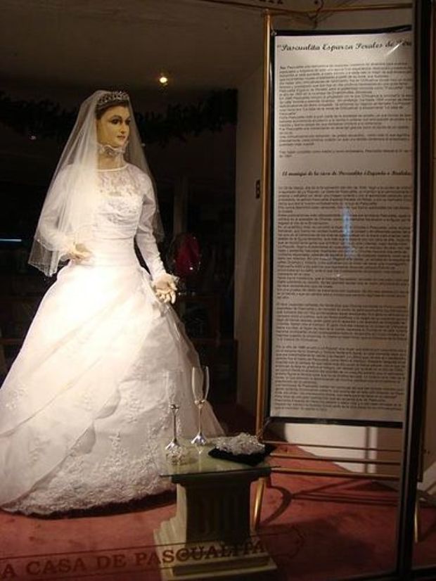 Halott nőt állítottak ki próbababának az esküvői szalonban 1