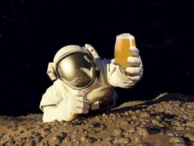 Hamarosan bolygóközi sört főznek a Holdon