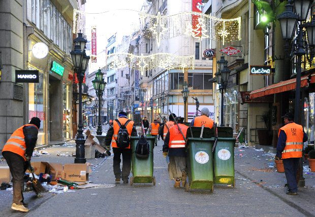 Nyakunkon a kukás sztrájk! 1