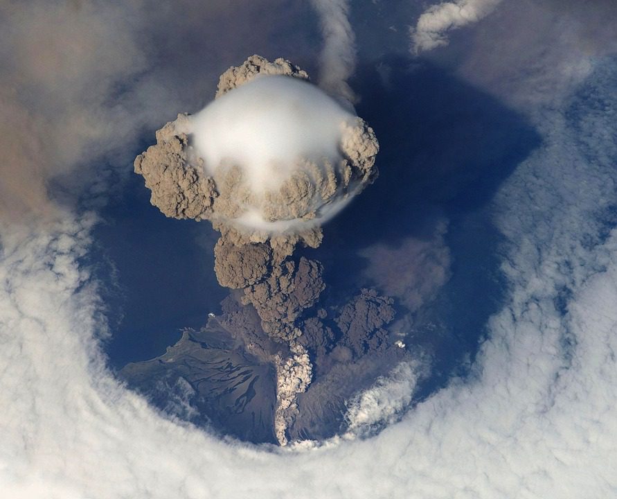 Rémisztő katasztrófa csapott le, kitört a legnagyobb vulkán