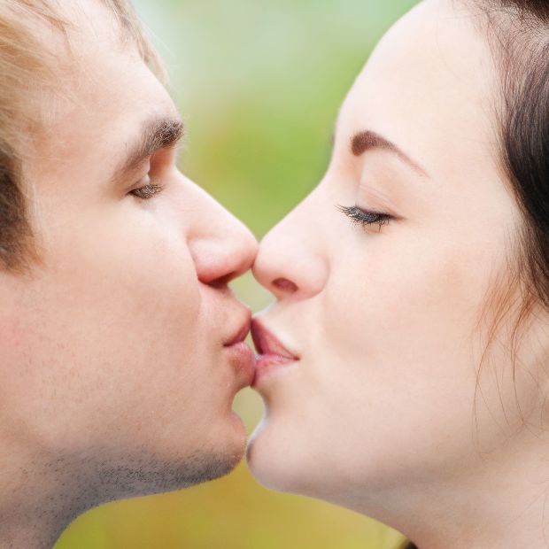 Támad a csókbetegség, egymás után kerülnek kórházba a fiatalok