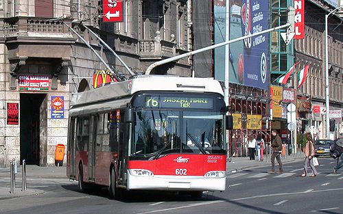 Utasa életét mentette meg a troli sofőrje