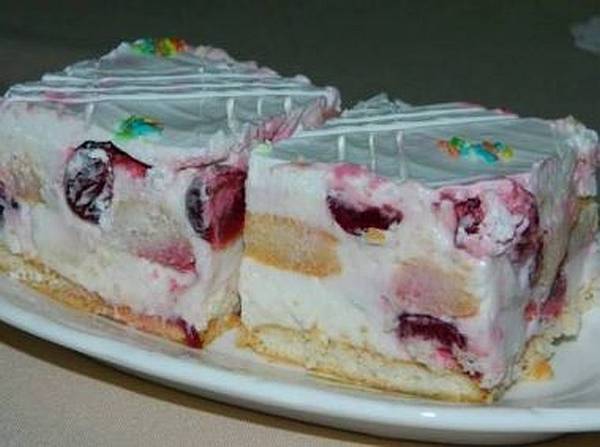 Vasárnapi pudingos-meggyes csoda – sütés nélkül