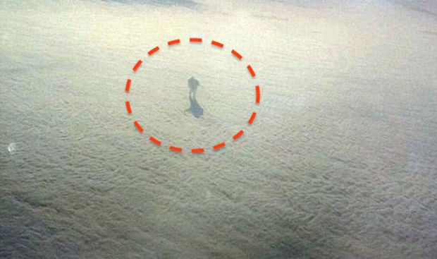 Felhőszerű lényeket fotóztak egy utasszállító repülő ablakából - VIDEÓ