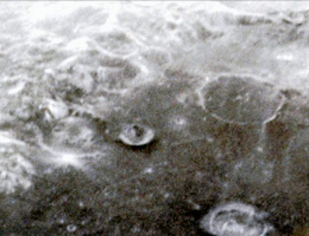 Fotókkal bizonyítják, hogy tényleg van valami rejtélyes dolog a Holdon - VIDEÓ