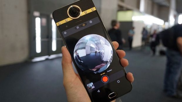 Itt a világ első, 360°-os kamerás mobilja! - VIDEÓ 1