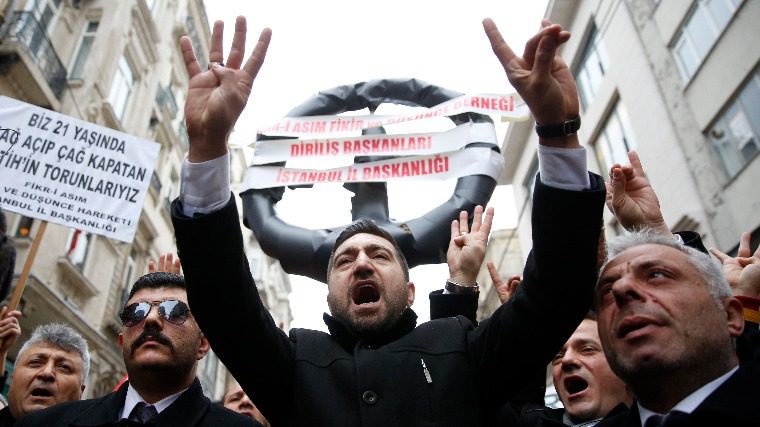 Szükségállapot Rotterdamban – tovább mérgesedik a török-holland viszony