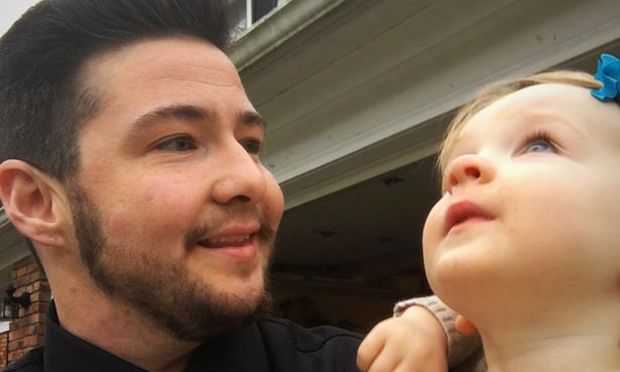 Orvosi csoda Egészséges kislányt szült egy férfi 1