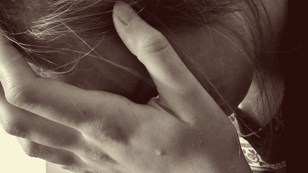 Sokkoló adatok: családon belül erőszakolják meg a gyerekeket