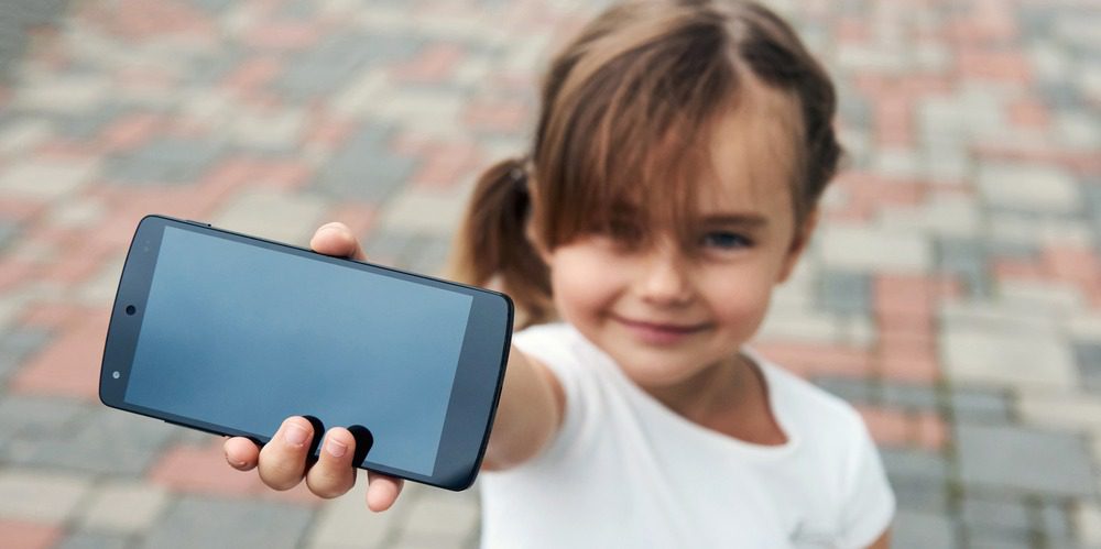 Hogyan védhetjük meg gyermekünket a Facebook-tól?