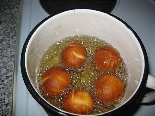 túrógolyók felveszik a versenyt a légínycsiklandóbb fánkkal is