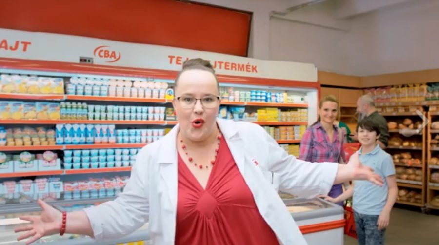Felejthetetlenné vált a CBA új reklám videója, Kasszás Erzsi válaszvideójába meg behaltunk! - Nézd meg őket! :D (y)