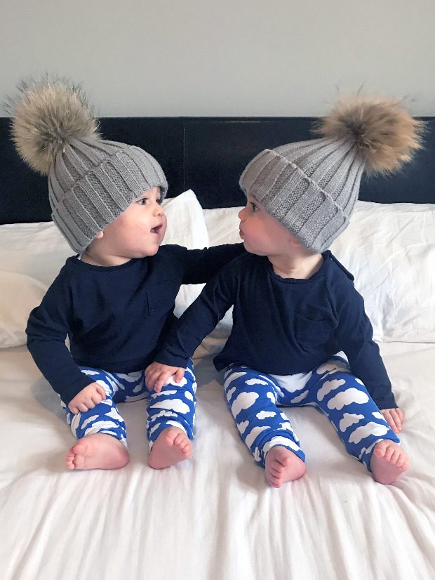 Anyaméhben műtötték meg az ikreket