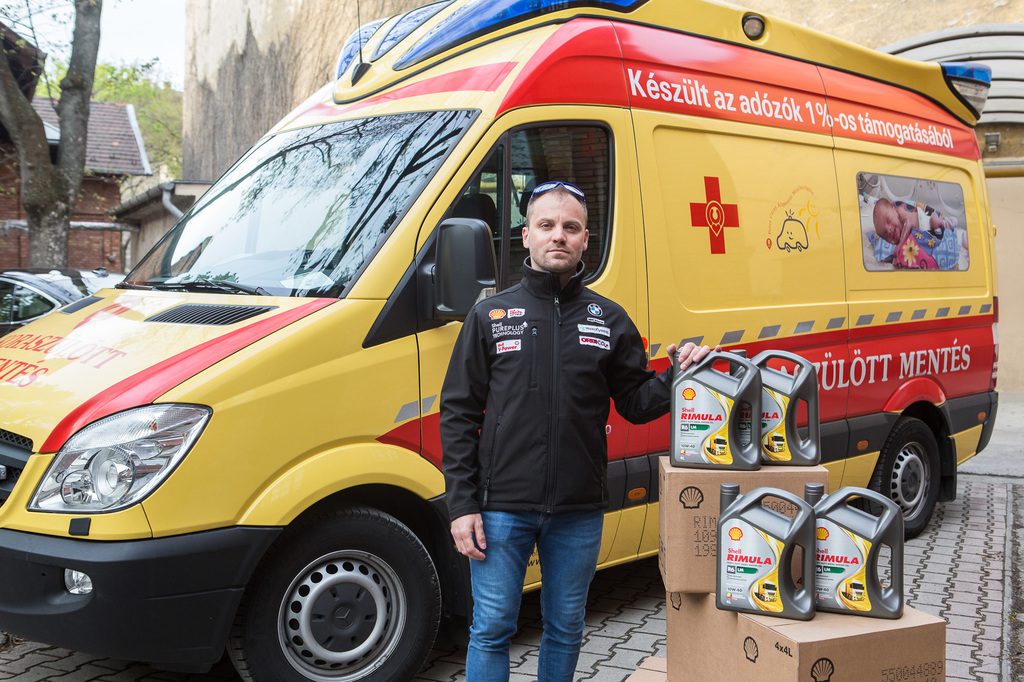 Talmácsi Gábor a koraszülött-mentés támogatója