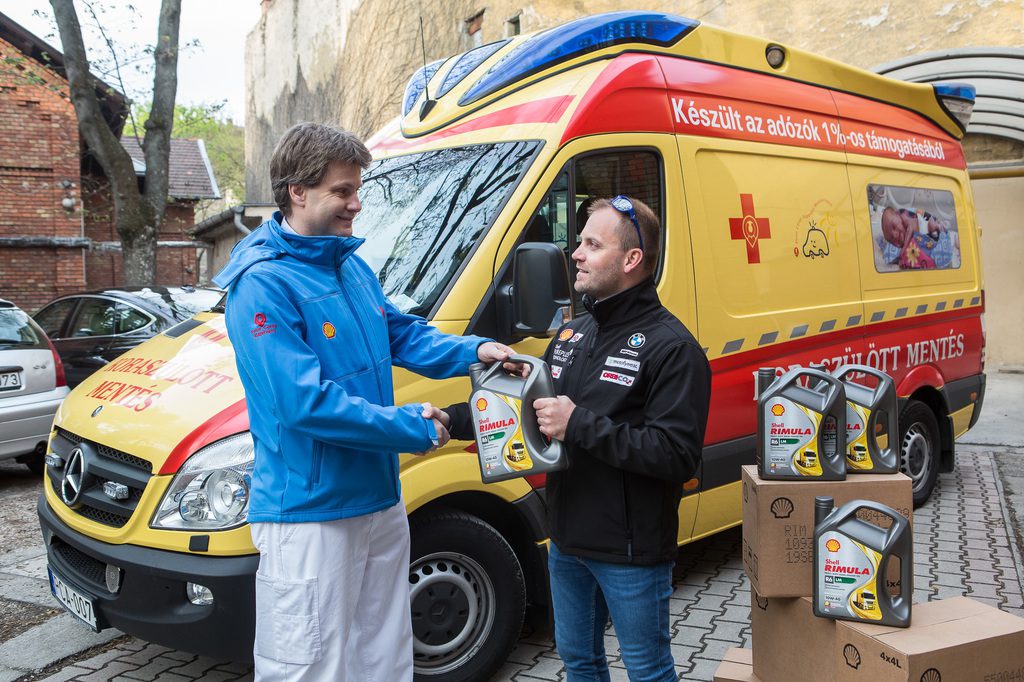 Talmácsi Gábor a koraszülött-mentés támogatója