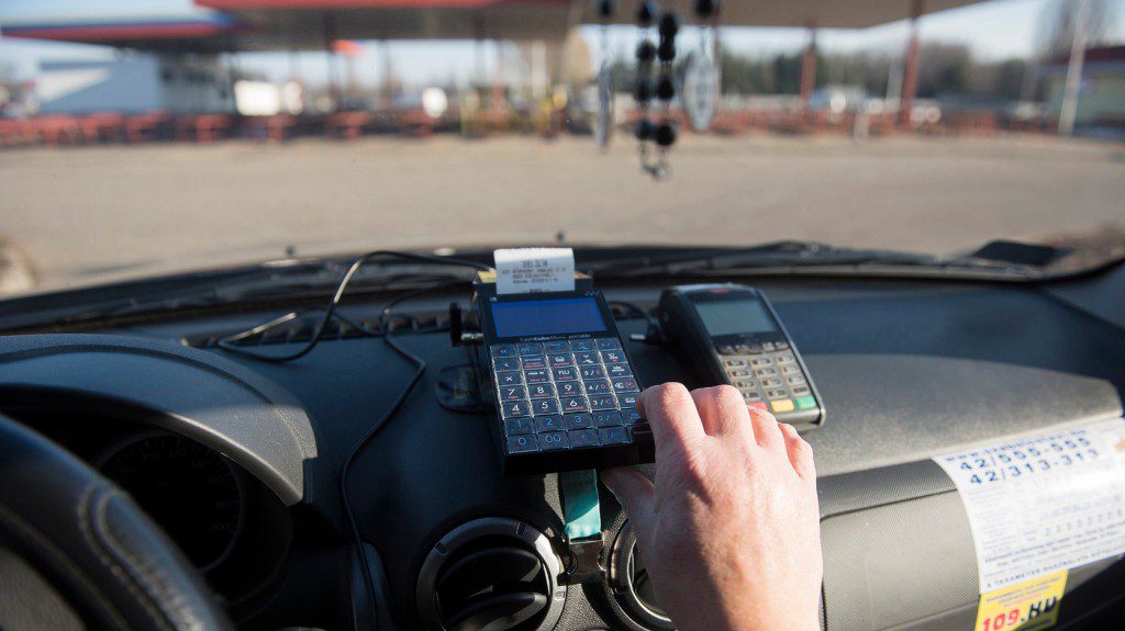 Leszámolhatnak a taxishiénákkal