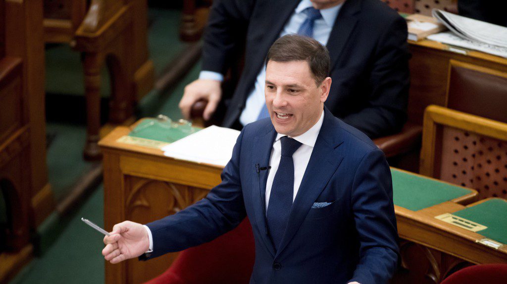 A biztonságunk múlik a brüsszeli szabályozáson