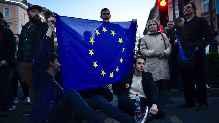 Tüntettek a civil szervezetekről szóló törvénytervezet ellen