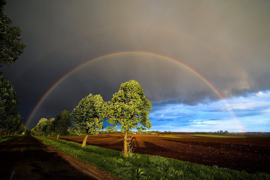 Gyönyörű dupla szivárvány tündökölt Hajdúböszörménynél