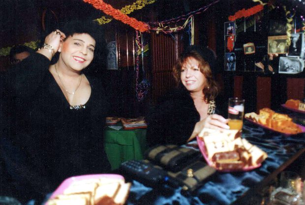 Kebelbarátokból lett esküdt ellenség Zalatnay Sarolta és Terry Black!