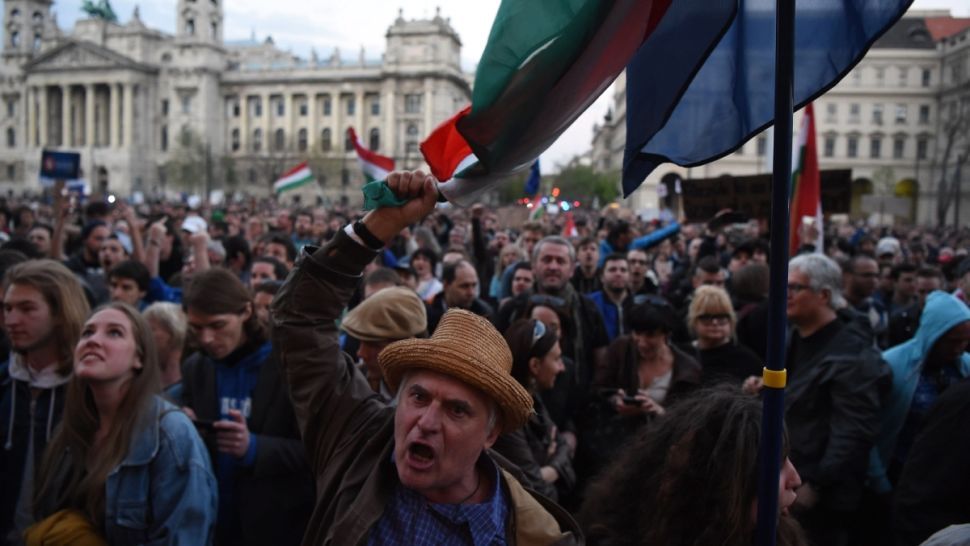 Kísérleti teleppé tették Magyarországot Soros György kitartottjai