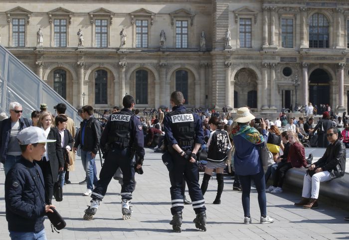Fokozott terrorkészültségben tartják a francia elnökválasztás első fordulóját