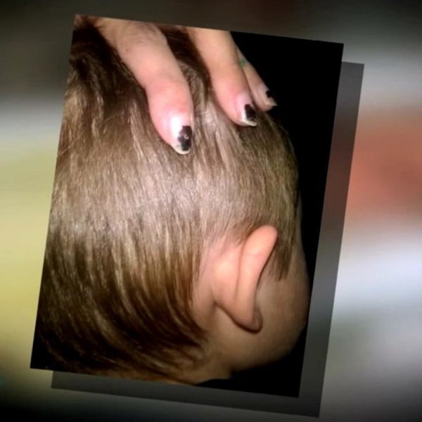 nem akar felkelni az ágyból, azt mondta, hogy nem tudja mozgatni a lábát