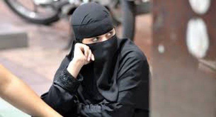 A 14 éves lány nem akart hidzsábot viselni… egy órával később anyja szörnyű dolgot tett! 1