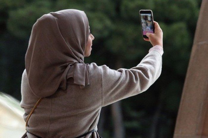 A 14 éves lány nem akart hidzsábot viselni… egy órával később anyja szörnyű dolgot tett!