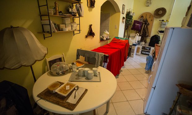 Így néz ki Som Lajos otthona csótányok özönlötték el! 2