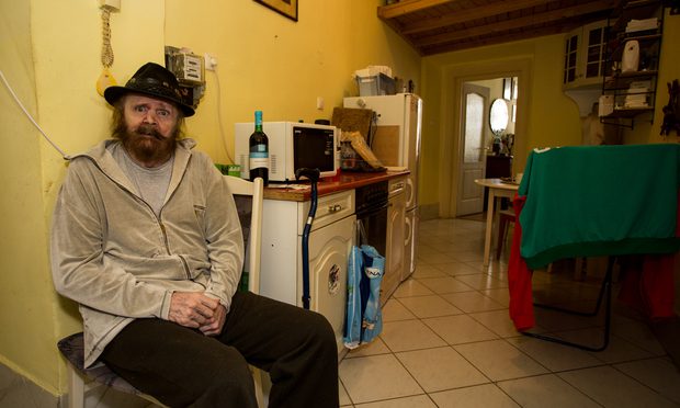 Így néz ki Som Lajos otthona: csótányok özönlötték el!