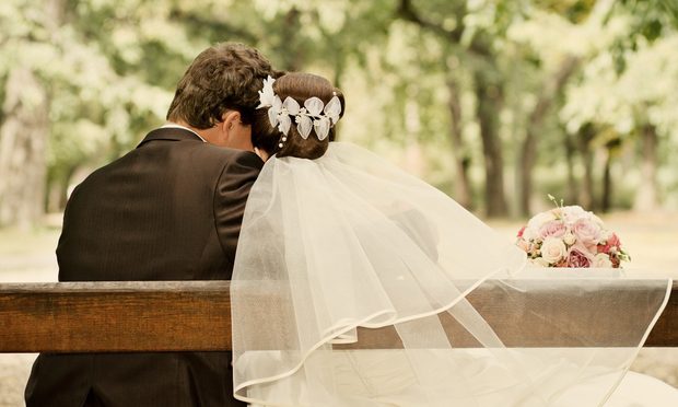 Kínos lebukás a lagzin! A vőlegényt végül bilincsben vitték el