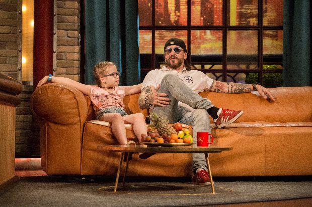 Lebukott, fiatal nőt szeret az 51 éves magyar sztár