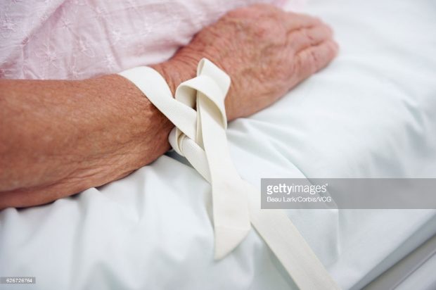 Óriási vita a betegek lekötözéséről 1